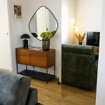Lighthouse By Mymoradia I Vue & Elegance A Apartman