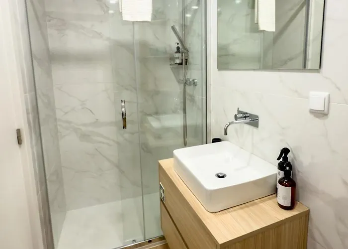 Lighthouse By Mymoradia I Vue & Elegance A Apartament *