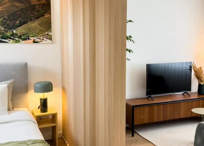 Lighthouse By Mymoradia I Vue & Elegance A Apartament