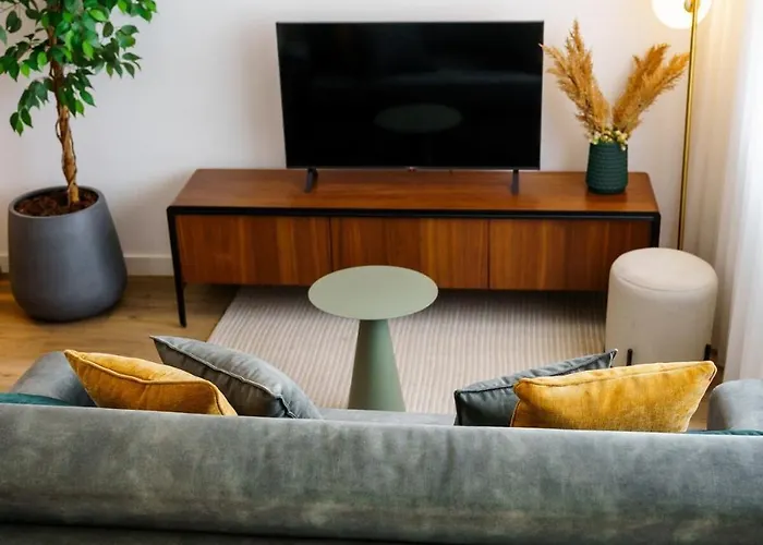 Lighthouse By Mymoradia I Vue & Elegance A Apartament